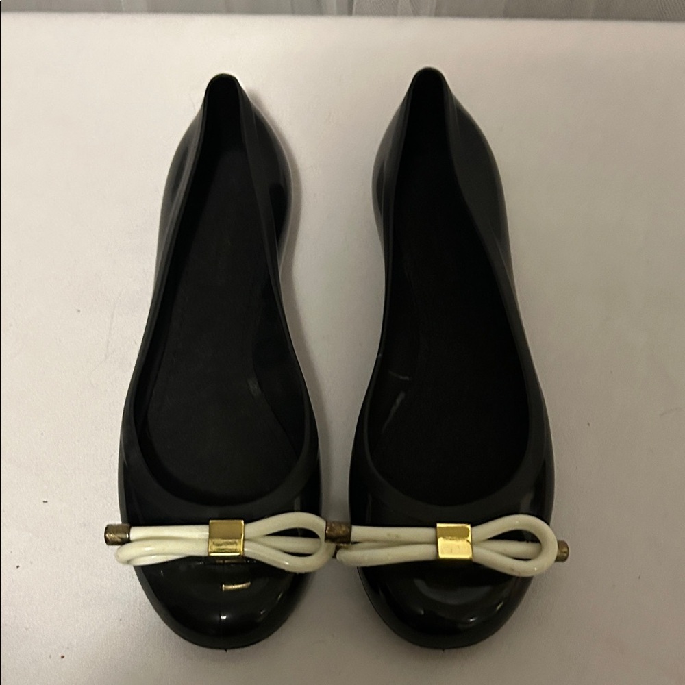 Ilse Jacobsen flats Elegant Black Flats with White Bow Accent. Euro 38
